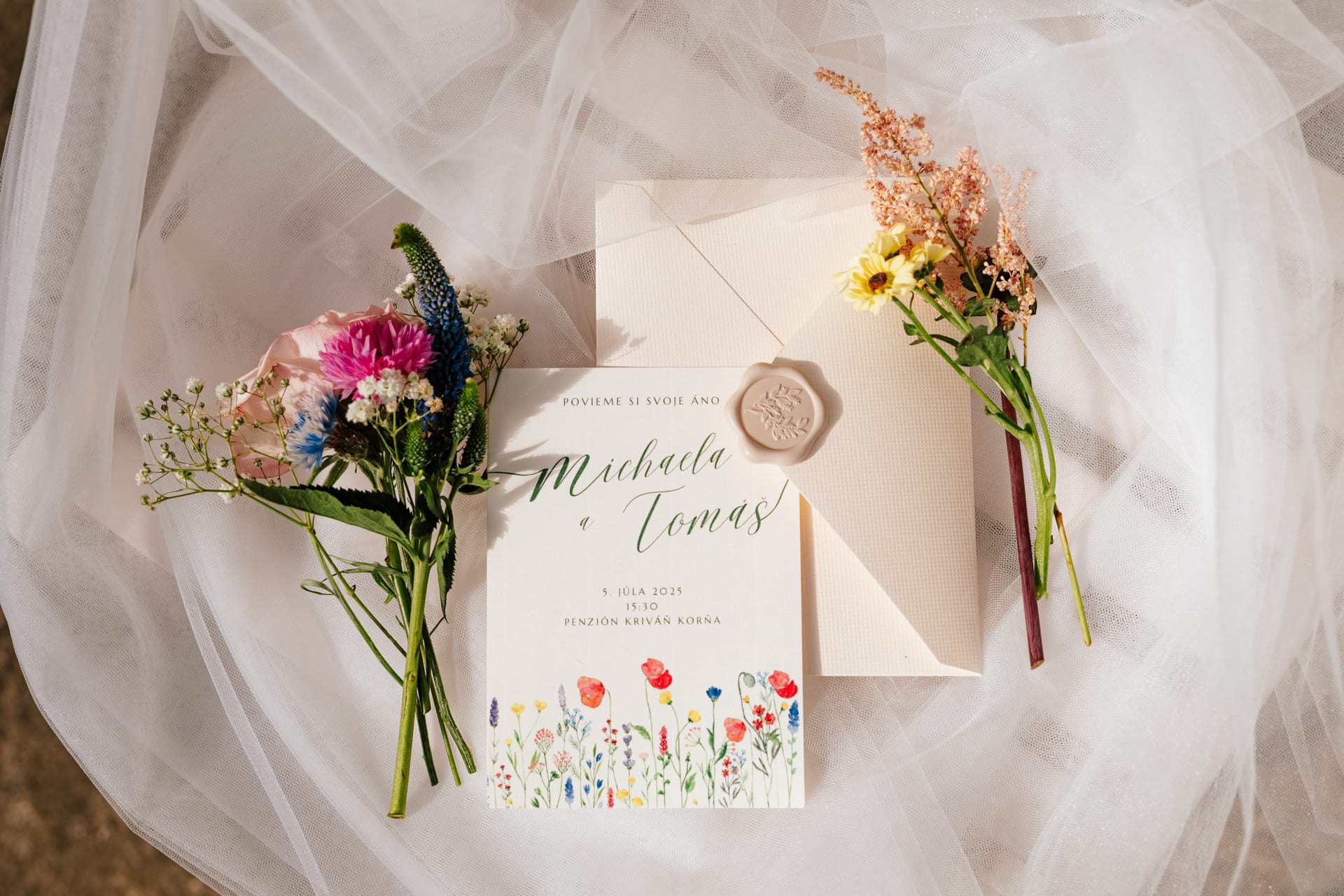 Priestor a svetlo v pokojnom momente dňa